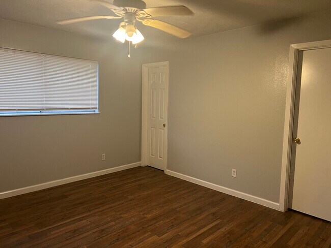 Building Photo - 6742 Indian Lake Dr