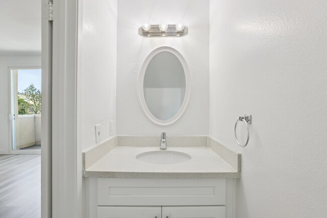 Building Photo - 3614 Empire Dr
