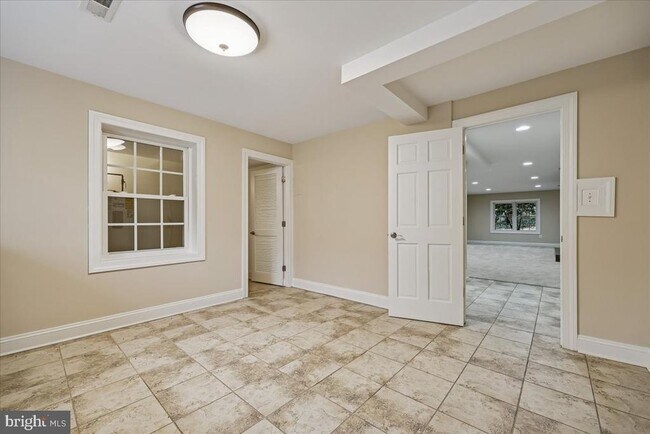 Building Photo - 4902 De Russey Pkwy