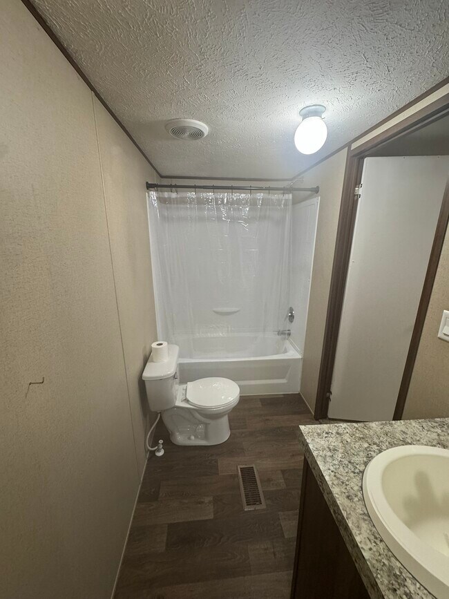 Building Photo - 4773 Lord Rd