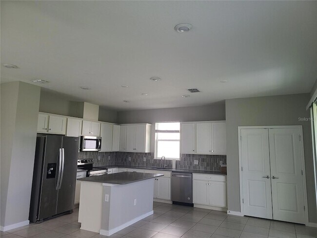 Building Photo - 9320 Lamine Wy