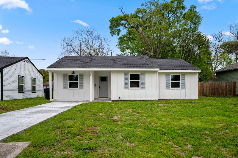 Building Photo - 3923 Alsace St