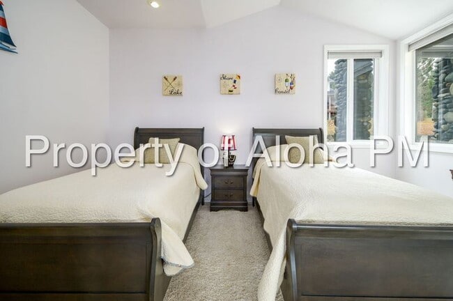 Building Photo - 108 Lakeshore Dr