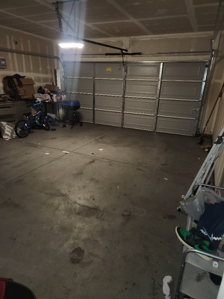 Building Photo - 2215 S Vista St