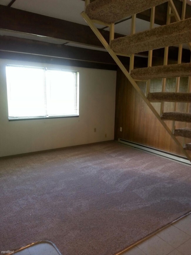 Building Photo - 1 br, 1 bath 4plex - 725 Moull St 715 d