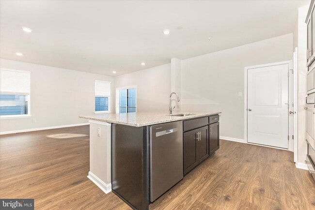 Building Photo - 461 Hanson St