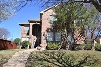 Building Photo - 3029 Golden Gate Dr