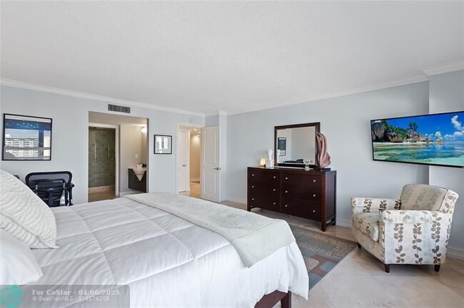Building Photo - 3500 Galt Ocean Dr