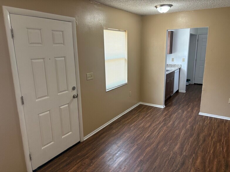 Building Photo - 2410 S San Gully Rd