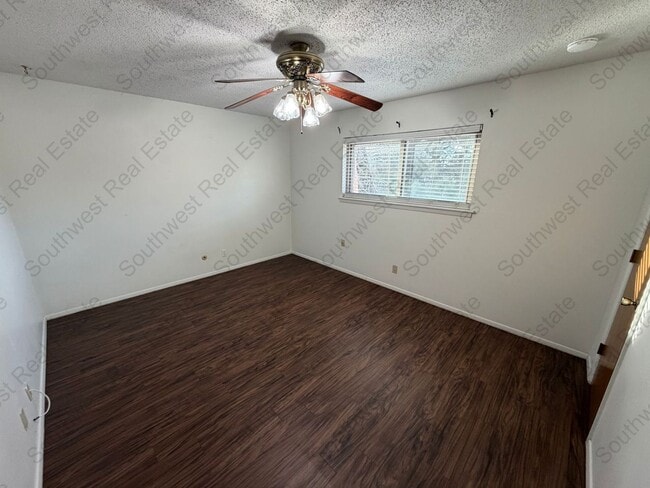 Building Photo - Great condo in Colonial Park