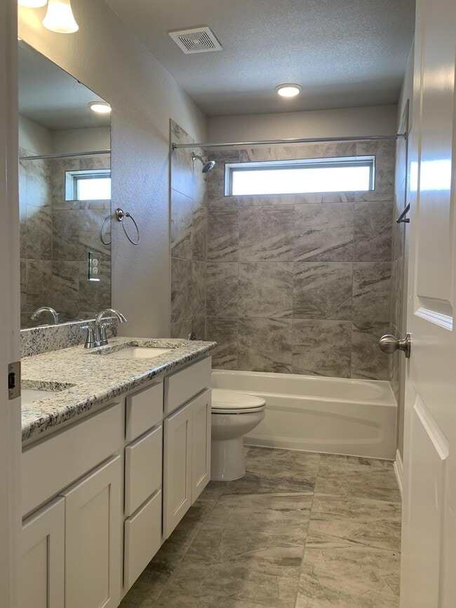 Building Photo - 7611 Stonehollow