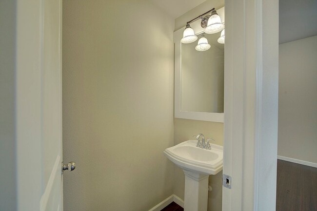 Building Photo - 4Bd/2.5Ba Lynnwood House