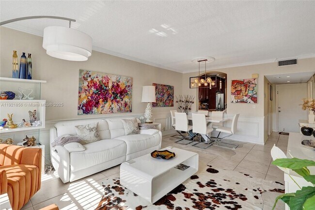 Building Photo - 330 SE 2nd St