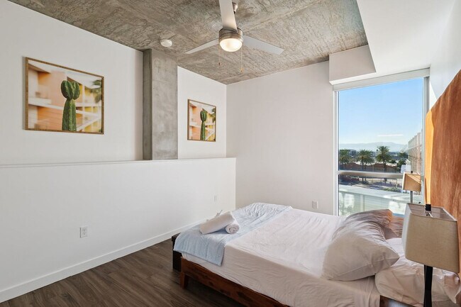 Building Photo - 222 E Jefferson St