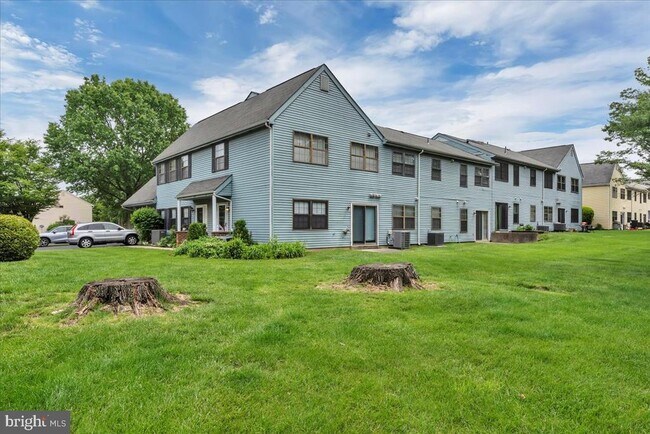 Building Photo - 422B Willow Turn