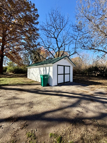 Building Photo - 4023 Hawthorne St