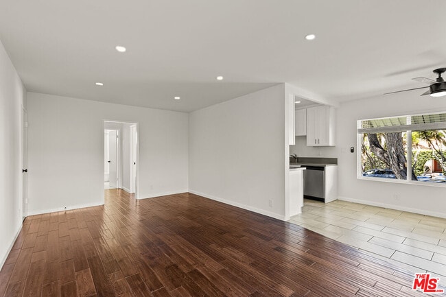 Building Photo - 1006 Havenhurst Dr