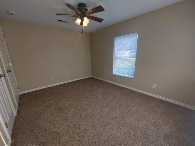 Building Photo - 1010 Barrier Ln