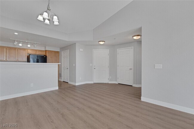 Building Photo - 8777 W Maule Ave