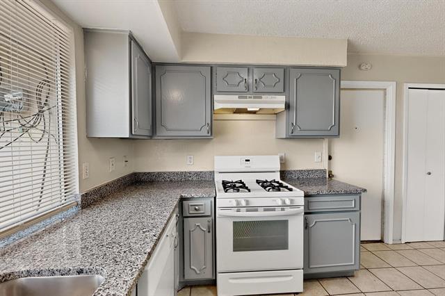 Building Photo - 1405 Aldenwood Dr