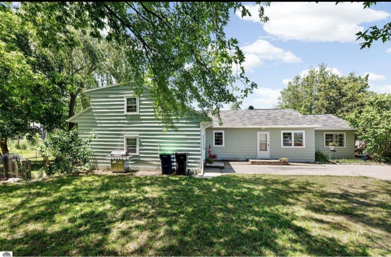 Building Photo - 10500 E Traverse Hwy