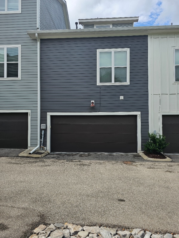 Building Photo - 700 James Ave