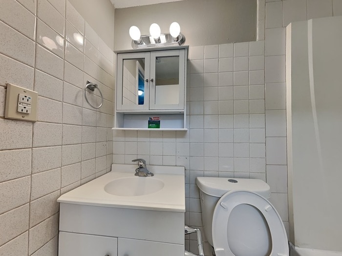 Building Photo - 5701 E 30th Ave