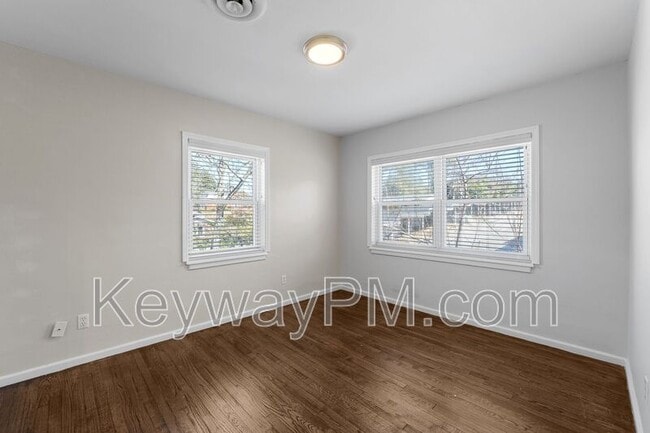 Building Photo - 501 Milledge Rd