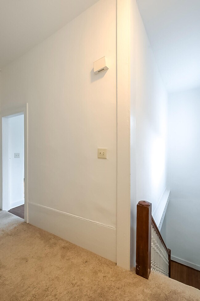 Building Photo - 377 S Upper St