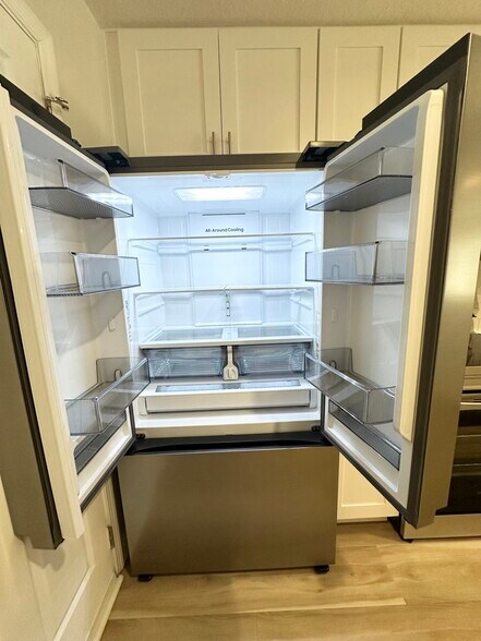 Building Photo - 804 E South St