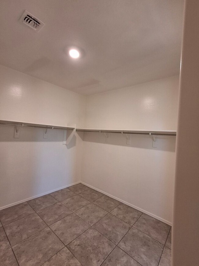 Building Photo - 3560 N Mia Ln