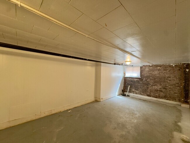 Building Photo - Charming 2BR/1BA Townhome in Canton/Upper Fells, Baltimore, MD!