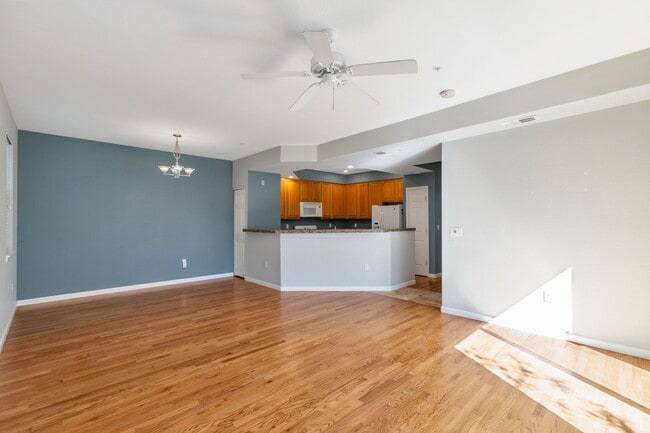 Building Photo - 1755 Emerson St