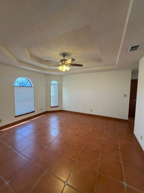 Building Photo - 1301 W Duranta Ave