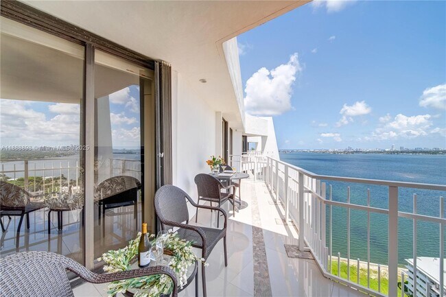 Building Photo - 4000 Towerside Terrace