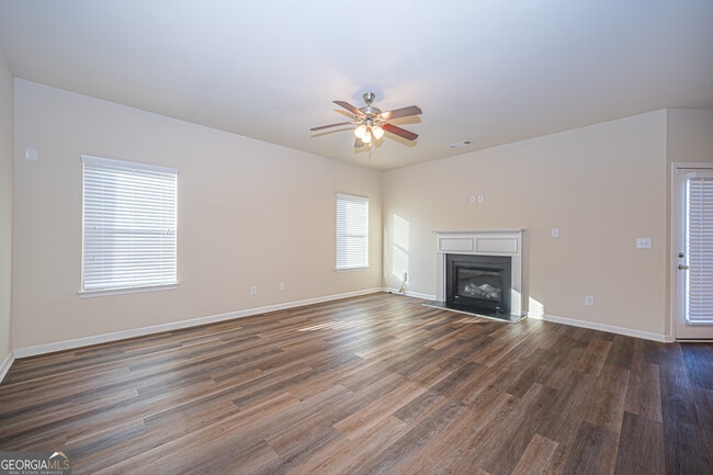 Building Photo - 813 Golden Isles Dr