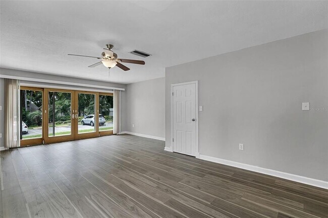 Building Photo - 1252 Villa Ln