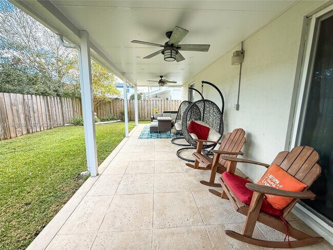 Building Photo - 17931 SW 152nd Ave