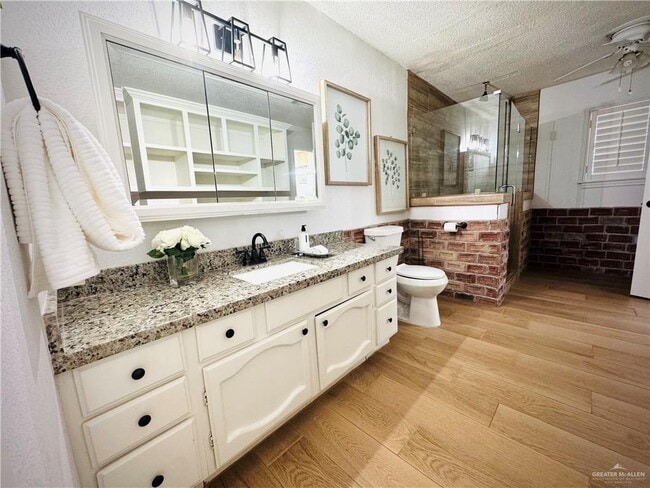 Building Photo - 21 N Shary Rd