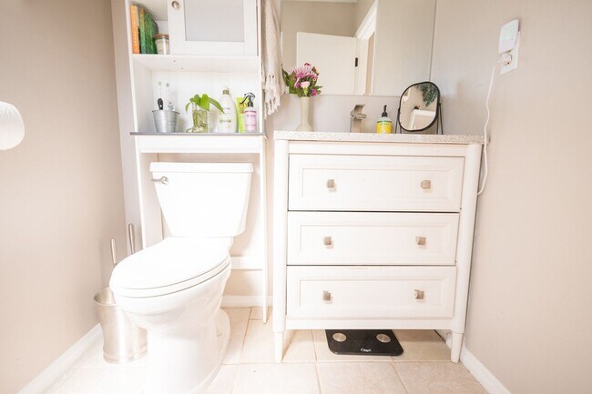 Building Photo - BEAUTIFUL 4 BEDROOM / 3 BATH HOME IN LAFAY...