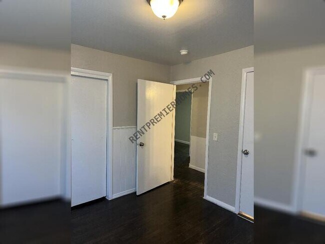 Building Photo - 901 NW 89th St
