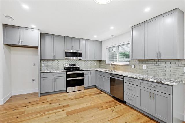 Building Photo - 402 Creekmeadow Ln