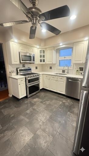 Building Photo - 172 W 24th St