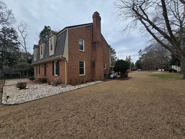 Building Photo - 409 N Fulton St