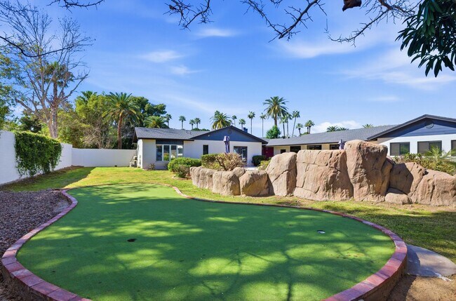 Building Photo - FULLY FURNISHED EXECUTIVE PHOENIX COUNTRY CLUB HOME IN GATED COMMUNITY