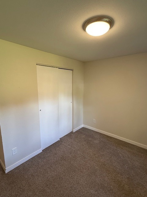 Building Photo - RARE FIND! 5 Bedroom Rambler with Fenced i...