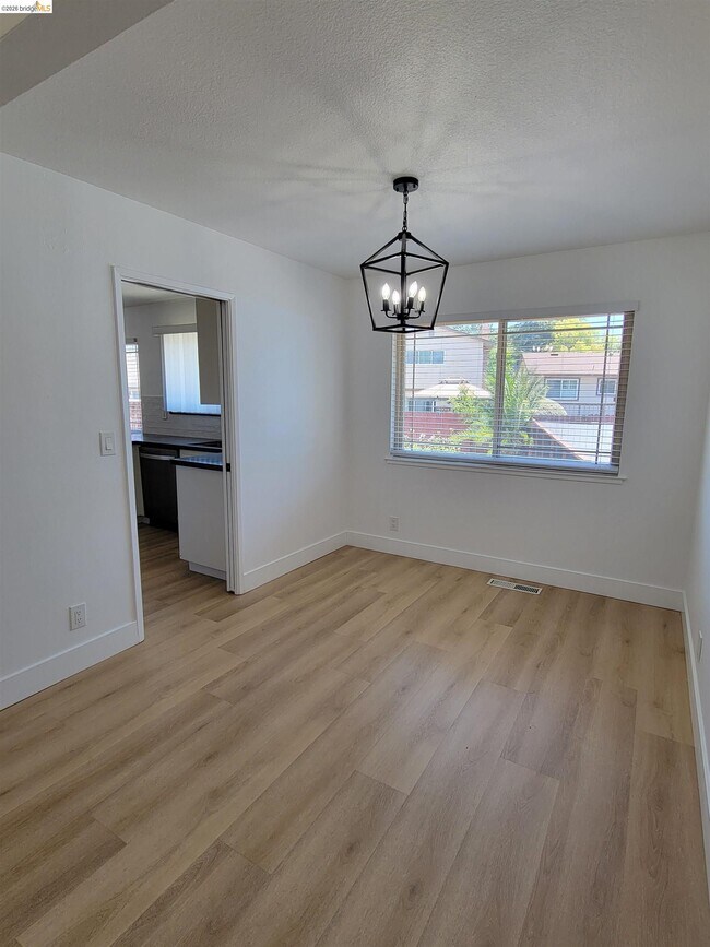 Building Photo - 2210 Sierra Ct
