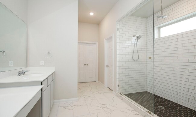 Building Photo - 31611 Lyle Mnr Dr