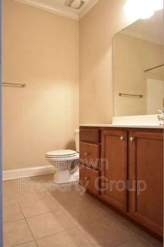 Building Photo - 1912 Harcourt Cir