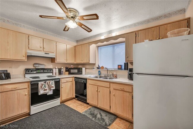 Building Photo - 5200 Royalton Rd